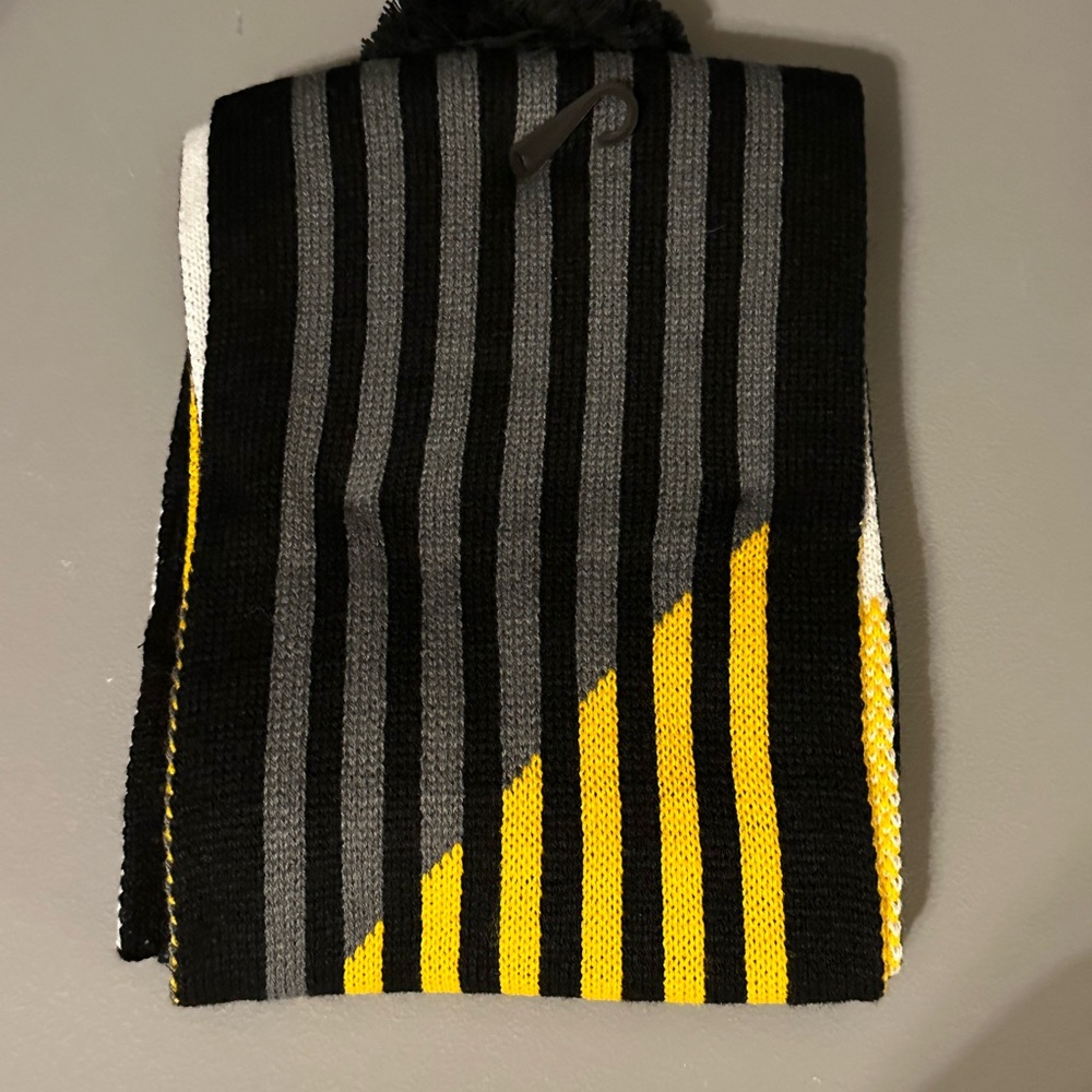 Pittsburgh Steelers NFL Team Apparel Knit Hat and Scarf Set - Picture 2 of 2